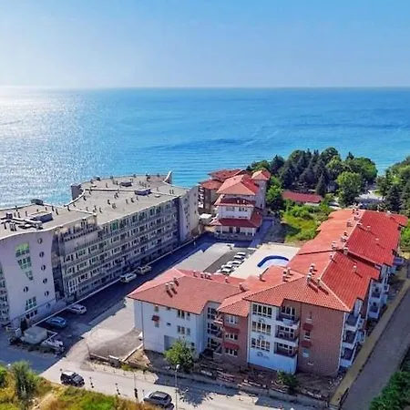 Cozy By The In Byala Apartament